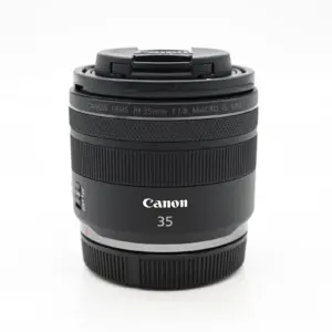 Canon RF 35mm f/1.8 Macro IS STM